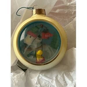 1980 Hallmark Snoopy & Woodstock Ornament Diorama